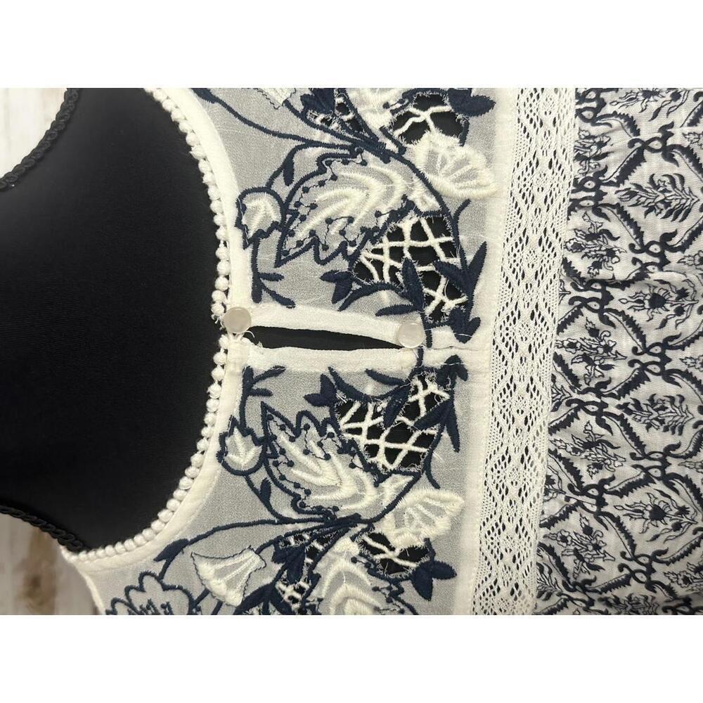 Sundance boho navy/white embroidered lace floral peasant blouse/top Size Small - Picture 3 of 6